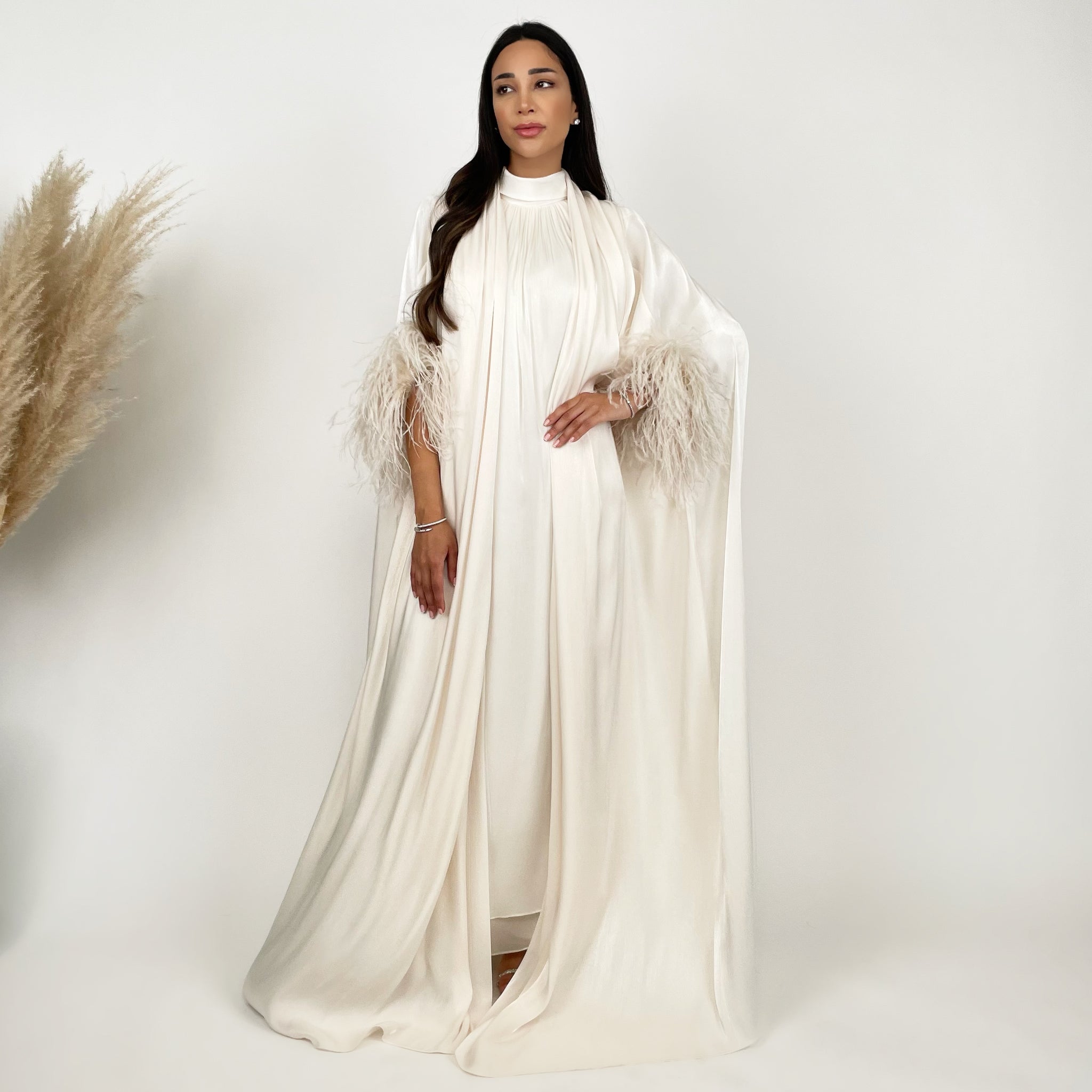 RAM24 MIMI OFF-WHITE SHAWL ABAYA WITH FEATHER