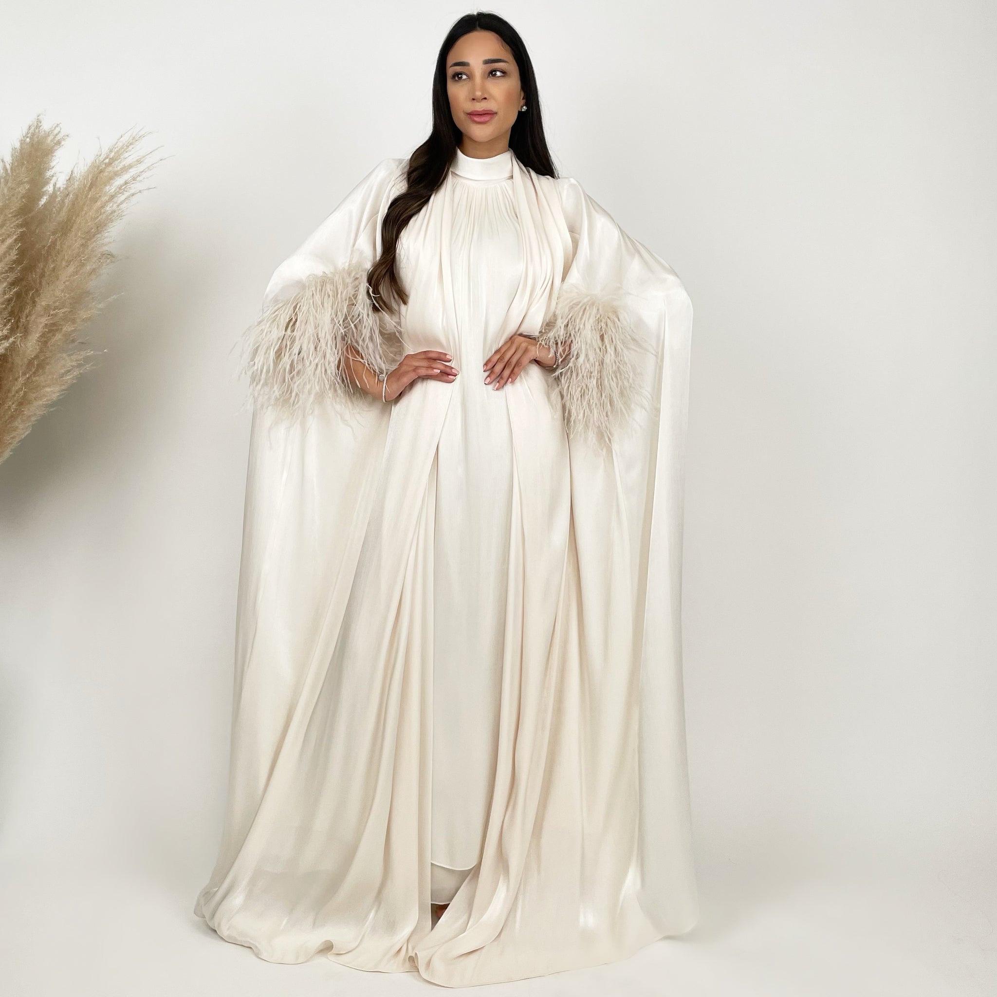 RAM24 MIMI OFF-WHITE SHAWL ABAYA WITH FEATHER