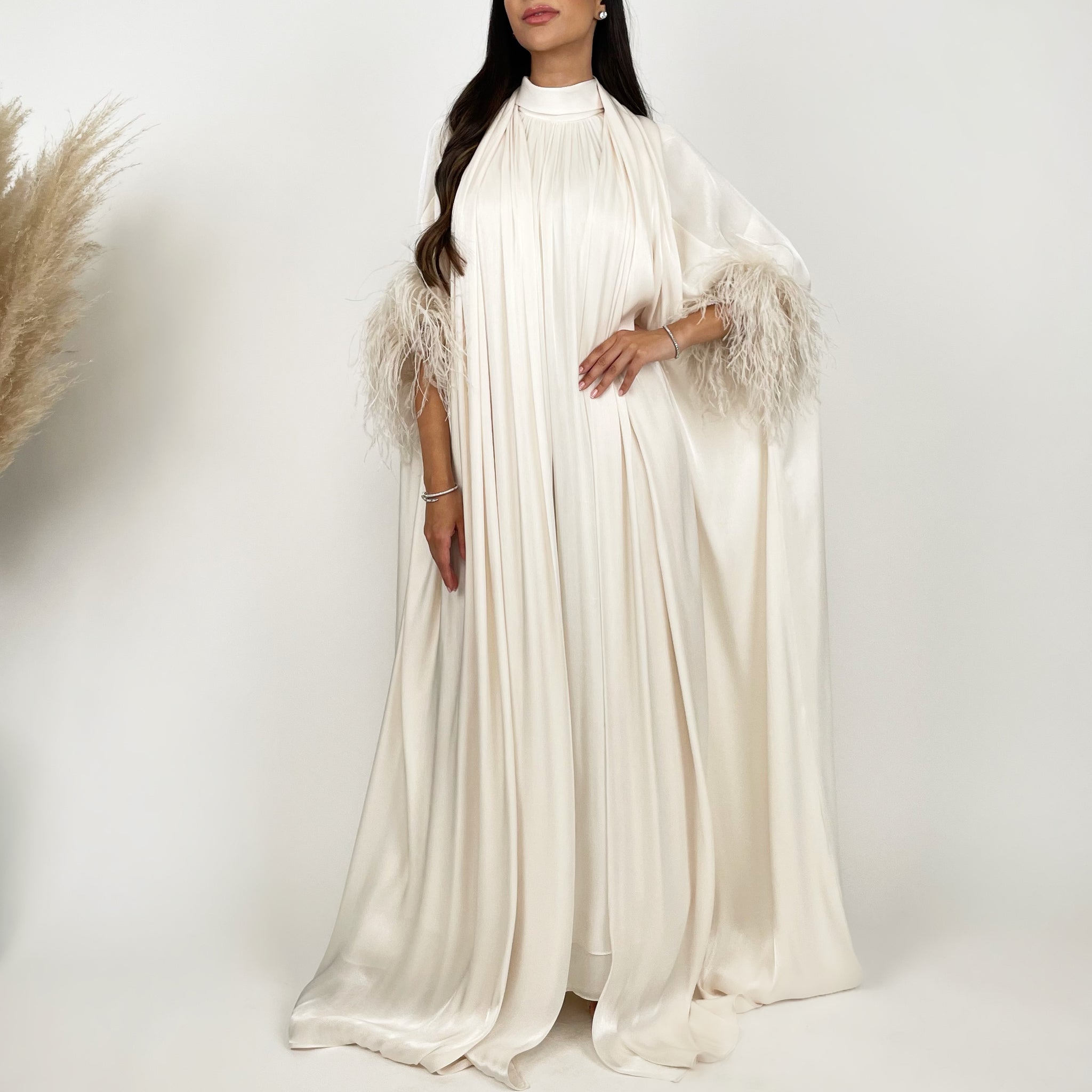 RAM24 MIMI OFF-WHITE SHAWL ABAYA WITH FEATHER