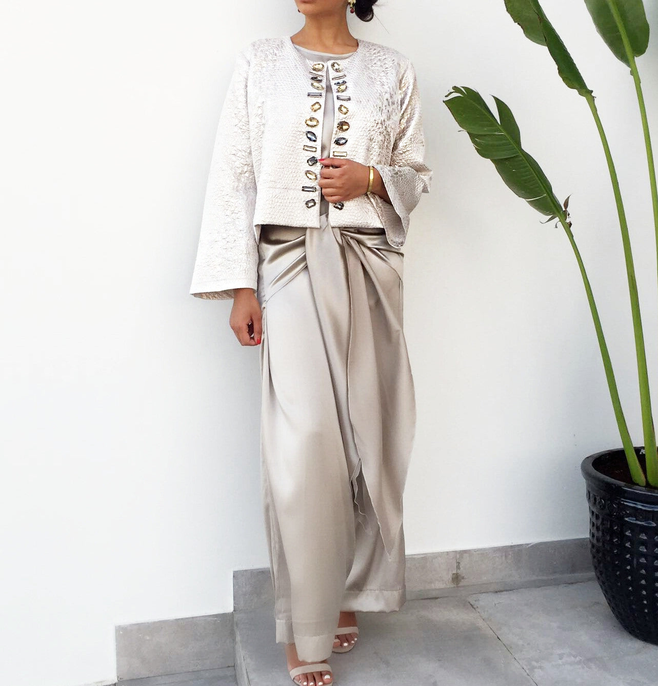 Qabeela SS17 Off White & Matt Silver Jacquard Crop Jacket