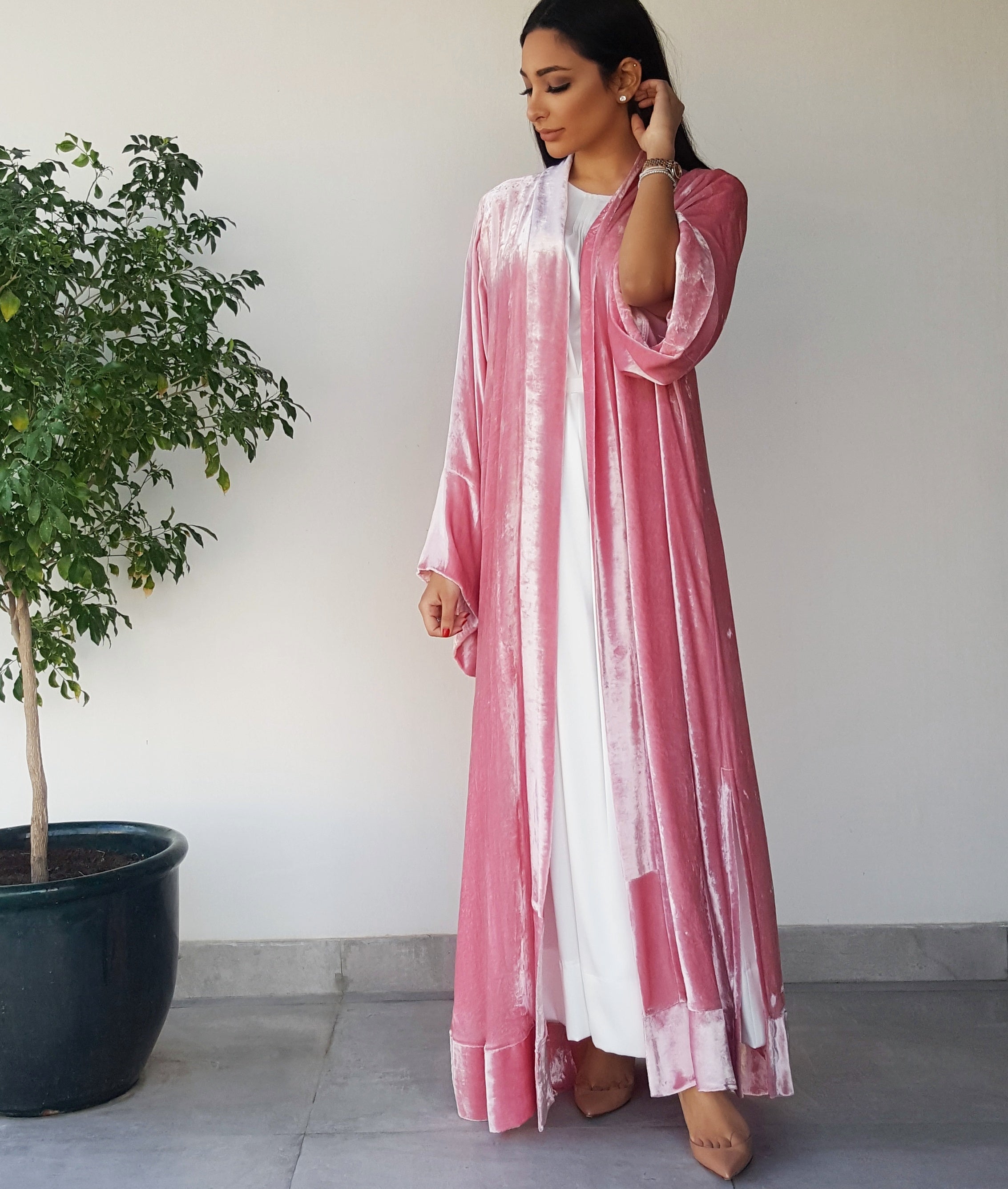 SS18 SILK VELVET ABAYA IN PINK