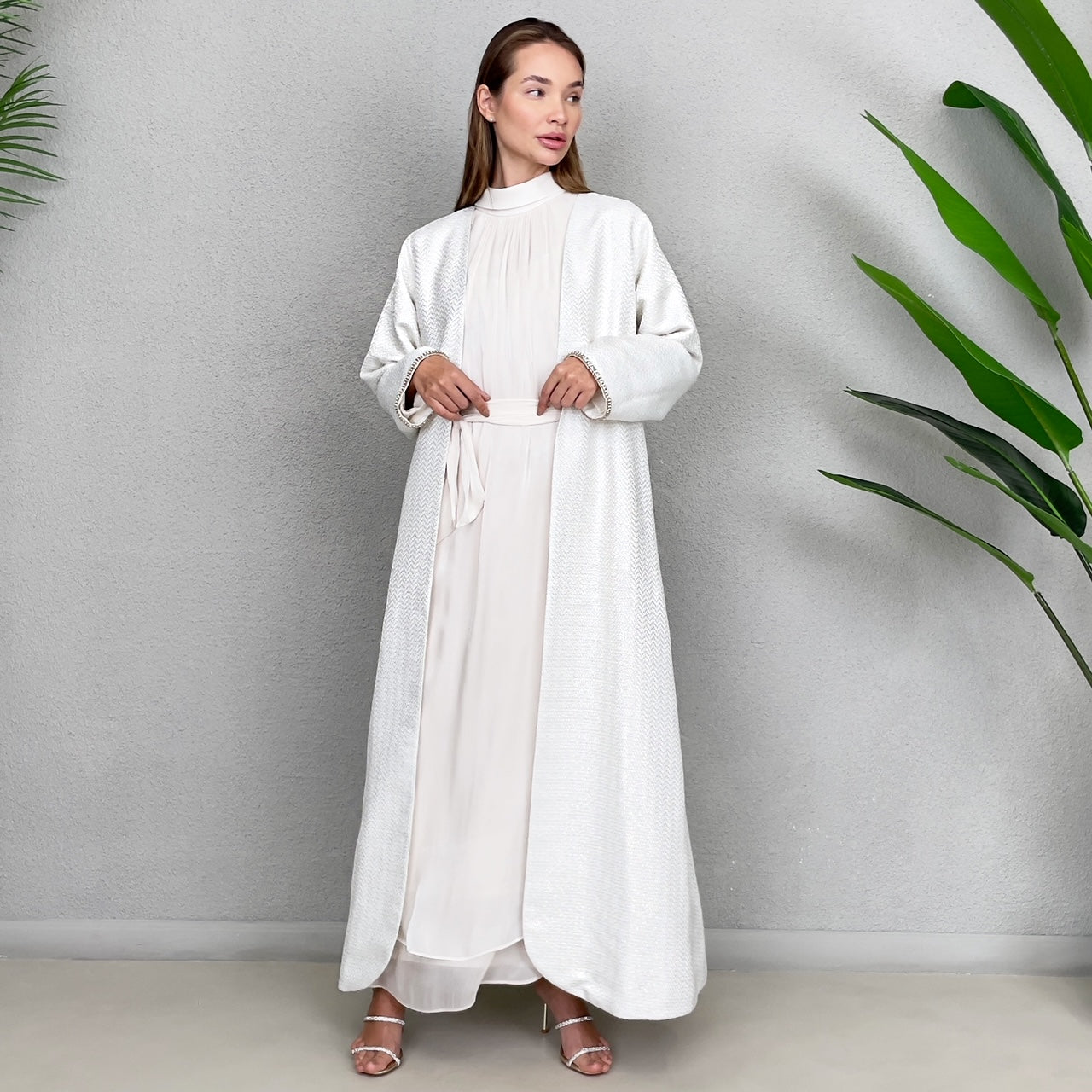 RAM23 BOUCLE WHITE & SILVER ABAYA SET
