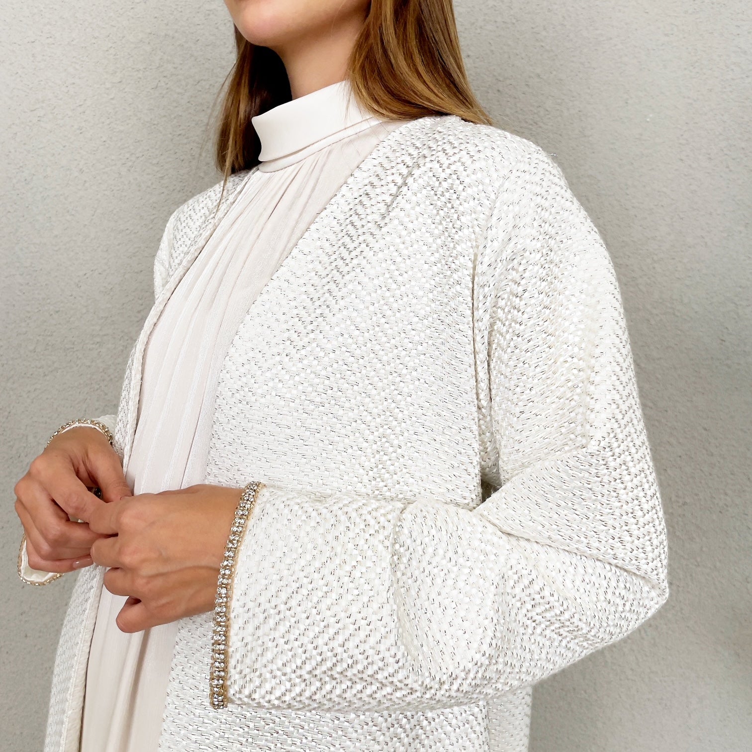 RAM23 BOUCLE WHITE & SILVER ABAYA SET