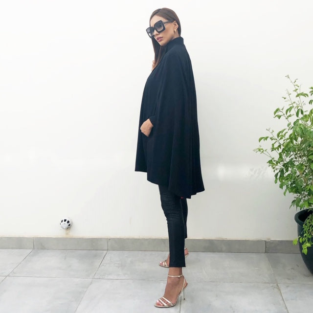 AW19 BLACK CREPE ELEGANT GRADUATED SHORT CAPE