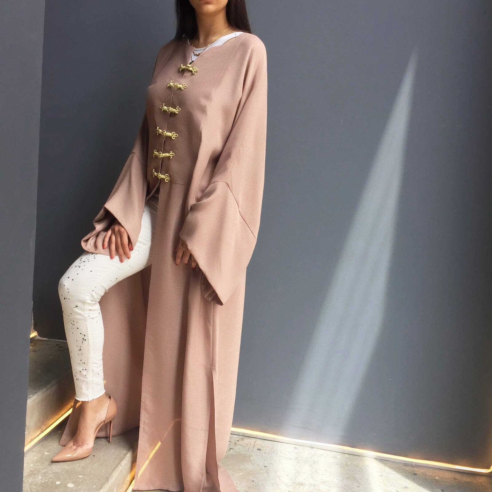 Dusty pink abaya with gold Moroccan button fastening