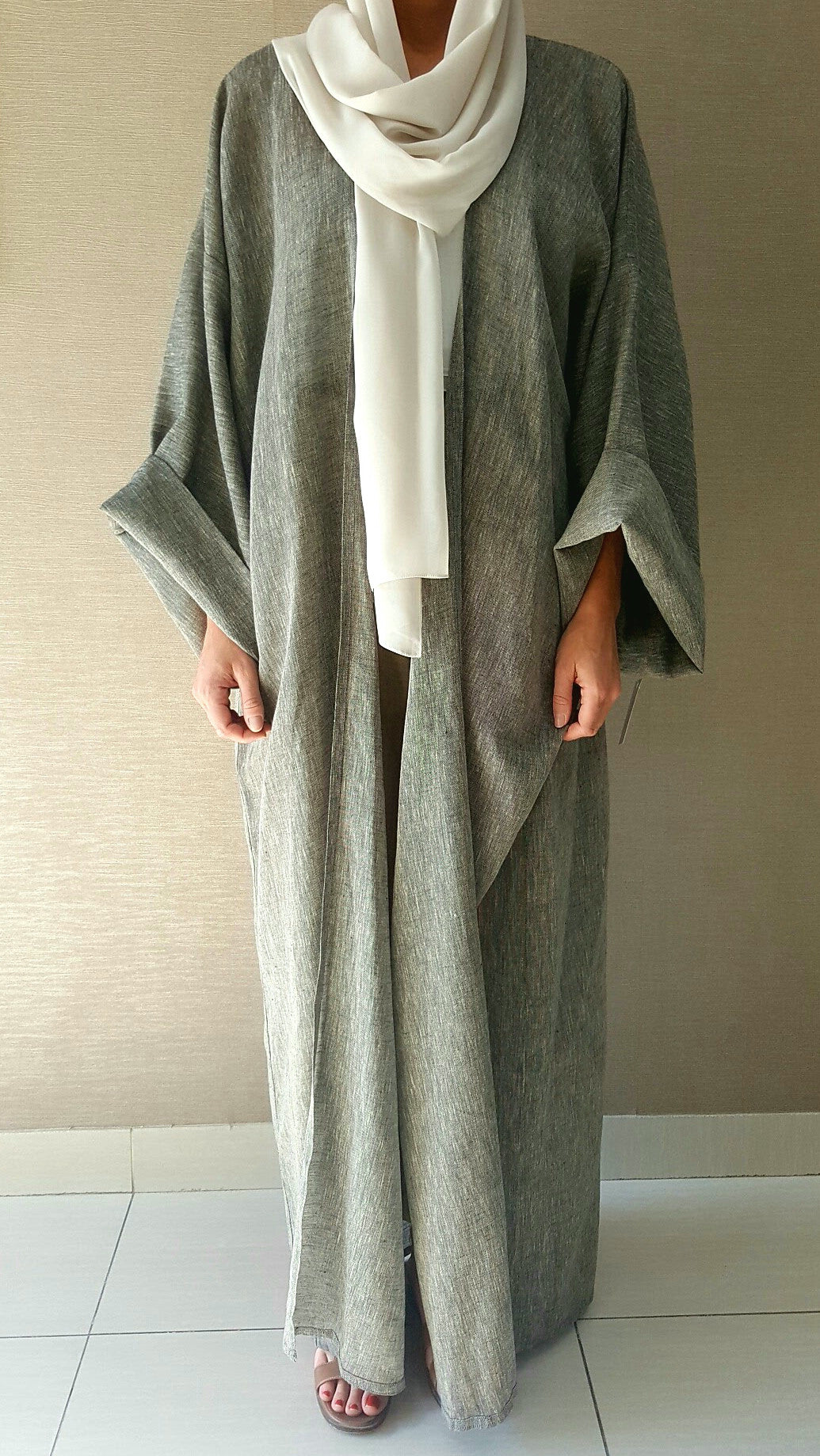 Easy to Wear Grey Classic Linen Bisht SS16
