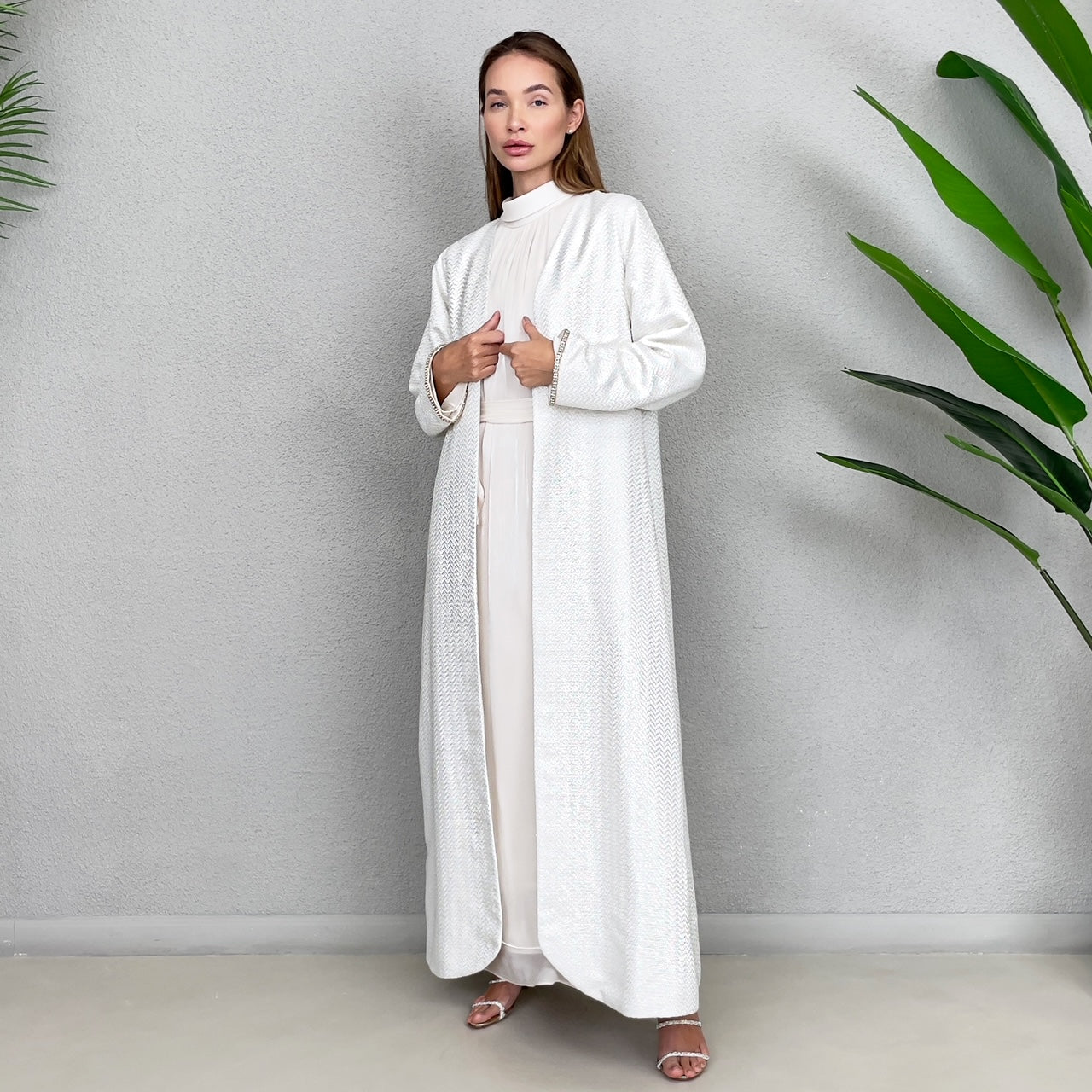 RAM23 BOUCLE WHITE & SILVER ABAYA SET