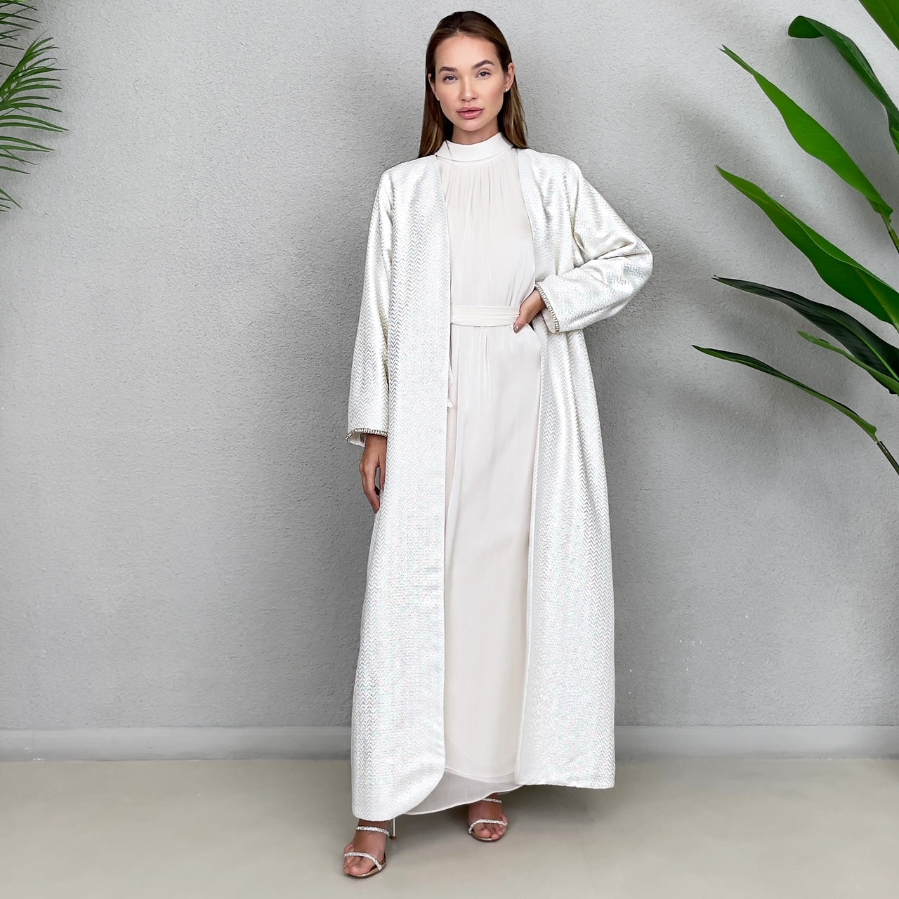 RAM23 BOUCLE WHITE & SILVER ABAYA SET