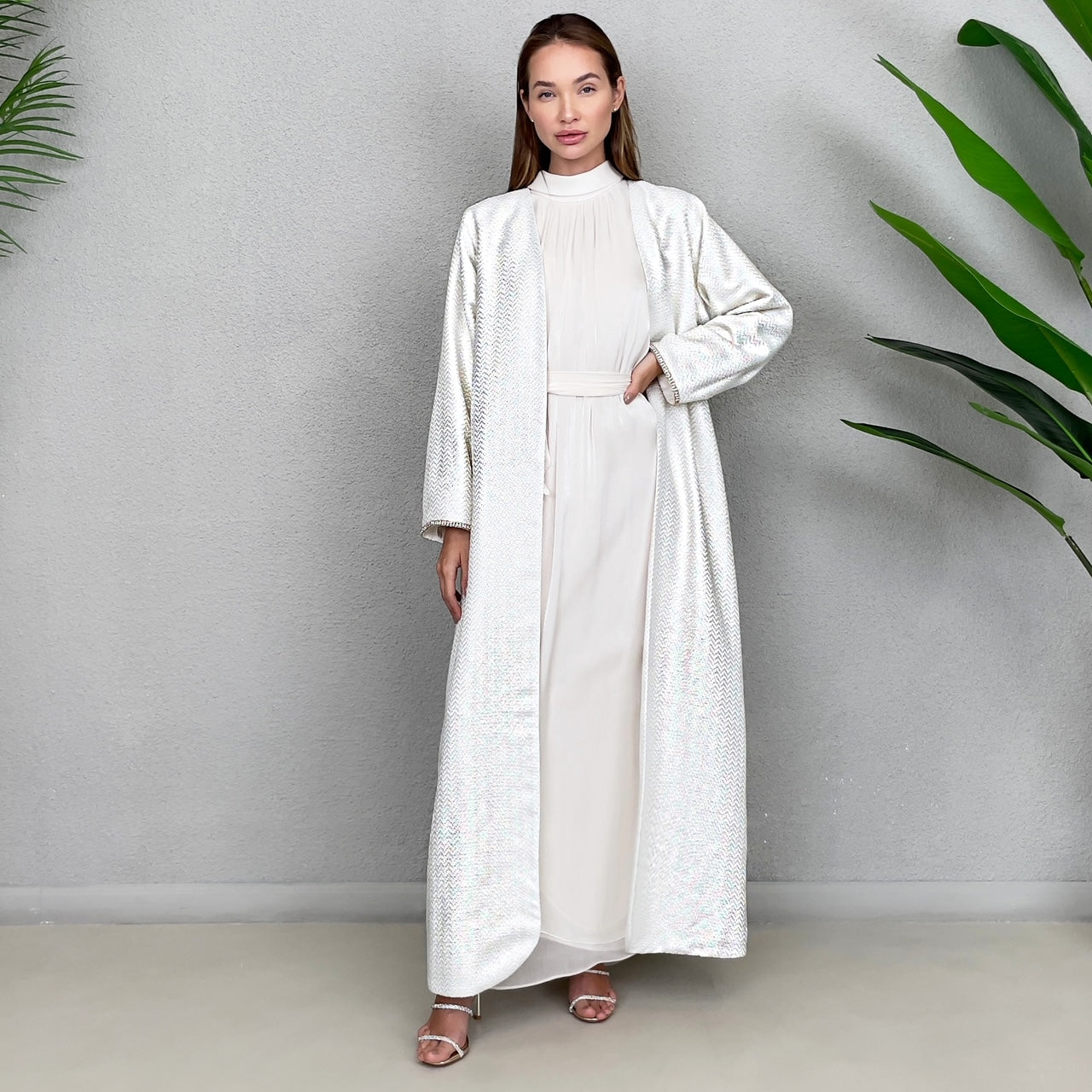 RAM23 BOUCLE WHITE & SILVER ABAYA SET