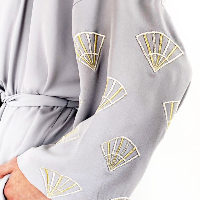AW18 GREY 9 FANS ABAYA