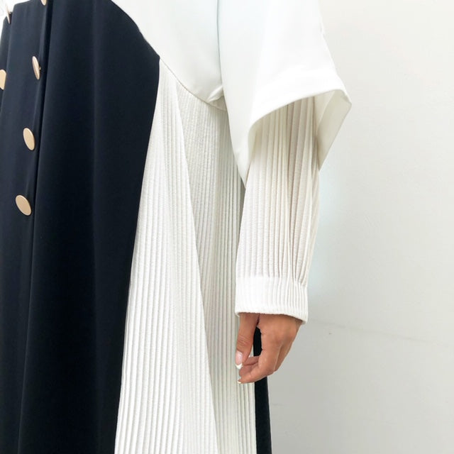 AW19 MONOCHROME ABAYA WITH WHITE PLEATS