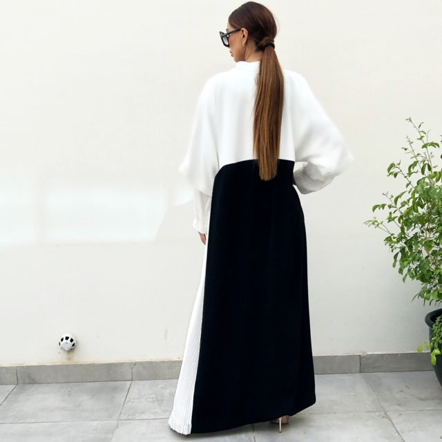 AW19 MONOCHROME ABAYA WITH WHITE PLEATS