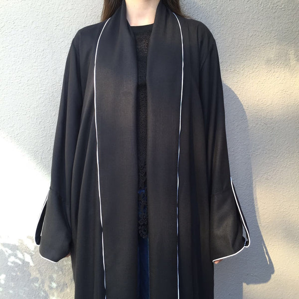 Scroll collar black Abaya in Linen