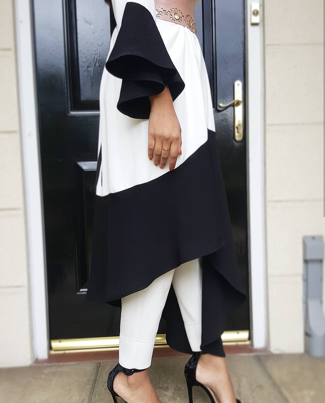 AW17 MONOCHROME DROPPED HEM ASYMMETRIC CREPE ABAYA